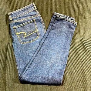 AE Jeans size 6 Long